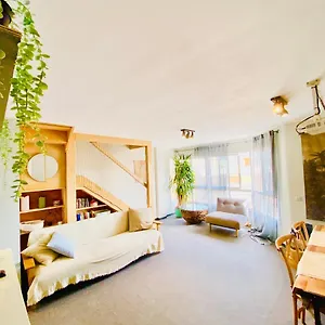 https://golden-wave-surf-roof-terrace.in-canary-islands.com